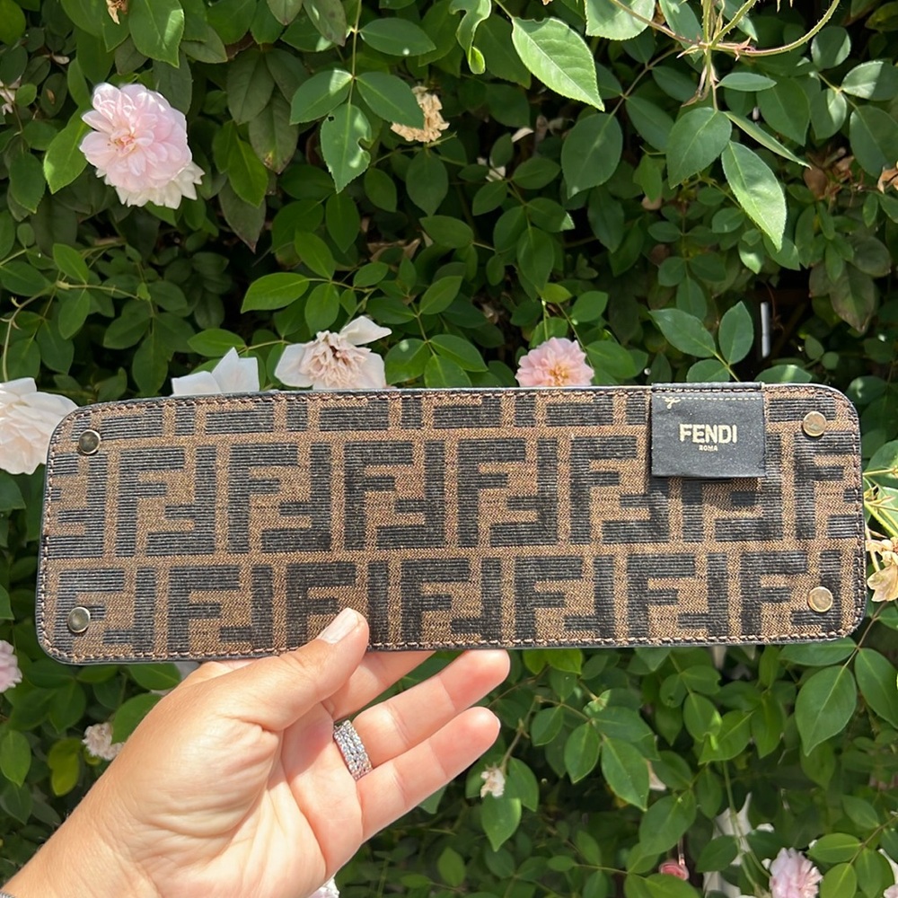 FENDI MONOGRAM bottom bag base. - Picture 1 of 14